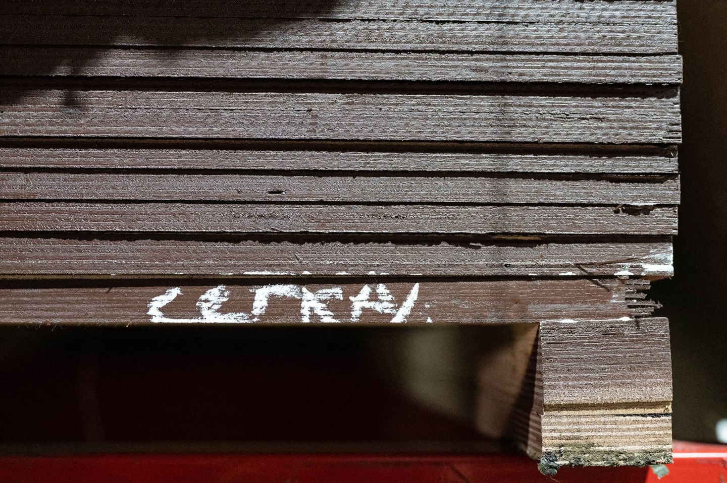 Фанера ФОФ сетчатая 24 мм 2440х1220 мм сорт 1/1 березовая