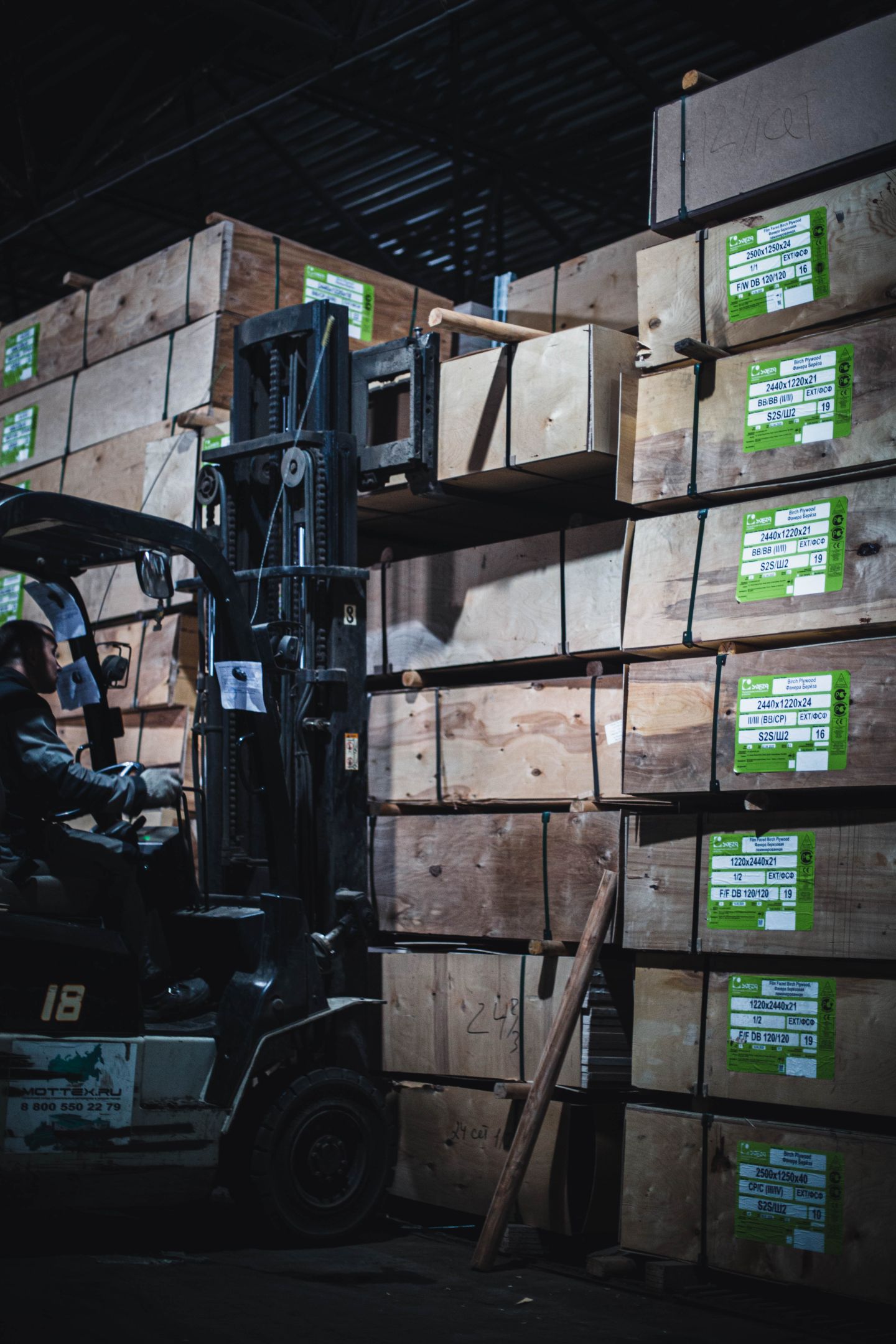 Фанера бакелизированная 18мм 2440х1220 мм сорт ФБВ березовая влагостойкая